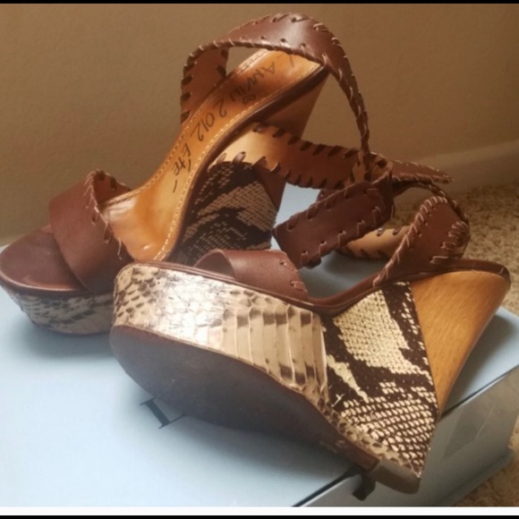LANVIN PLATFORM PYTHON WEDGE SANDALS 38 - Picture 3 of 3